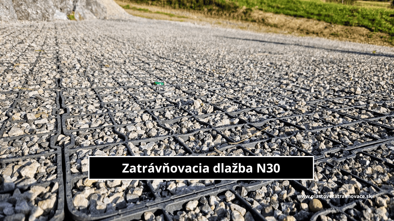 plastová drenážna dlažba série N namontovaná na parkovisku a príjazdovej ceste