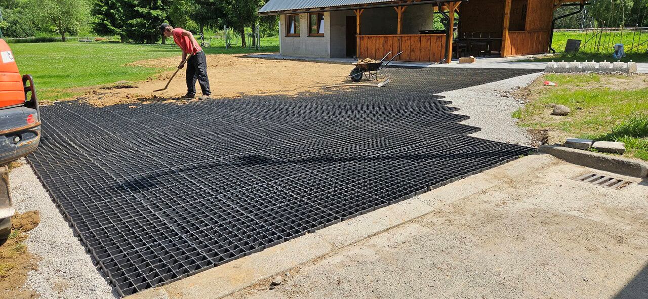 inštalácia ekologických plastových zatrávňovačov