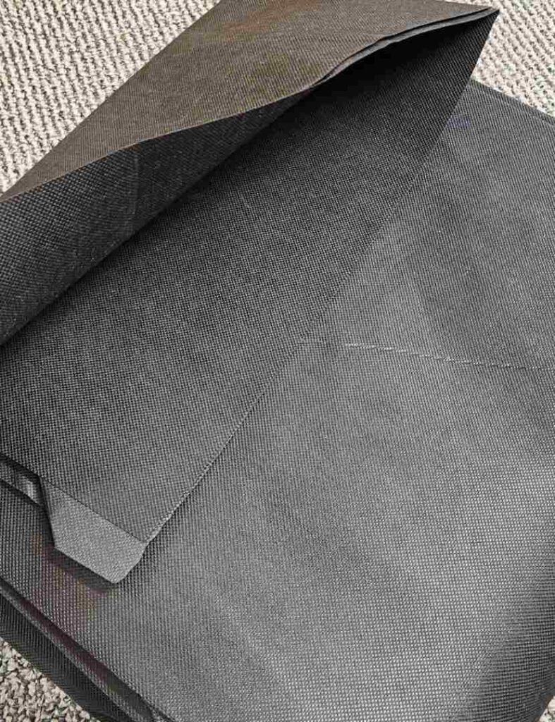 Netkaná agrotextília WIGOFIL 100 g – detail povrchu, čierna