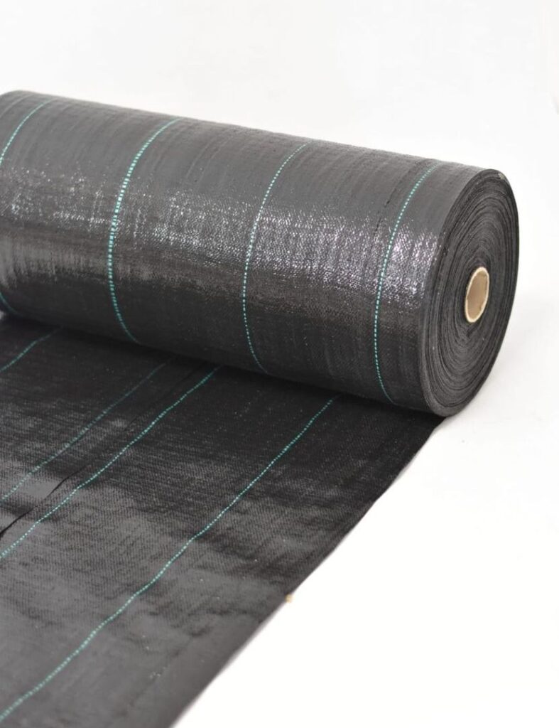 čierna agrotextília v rolke