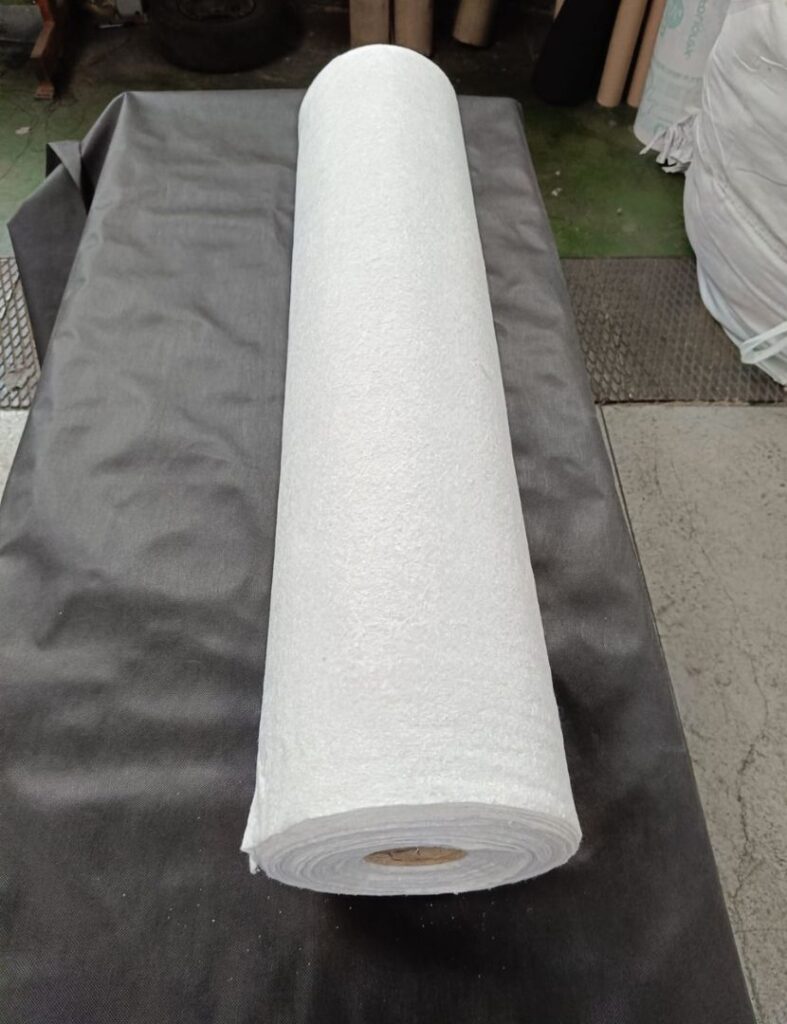 Biela geotextília 200g, 300g v rolke