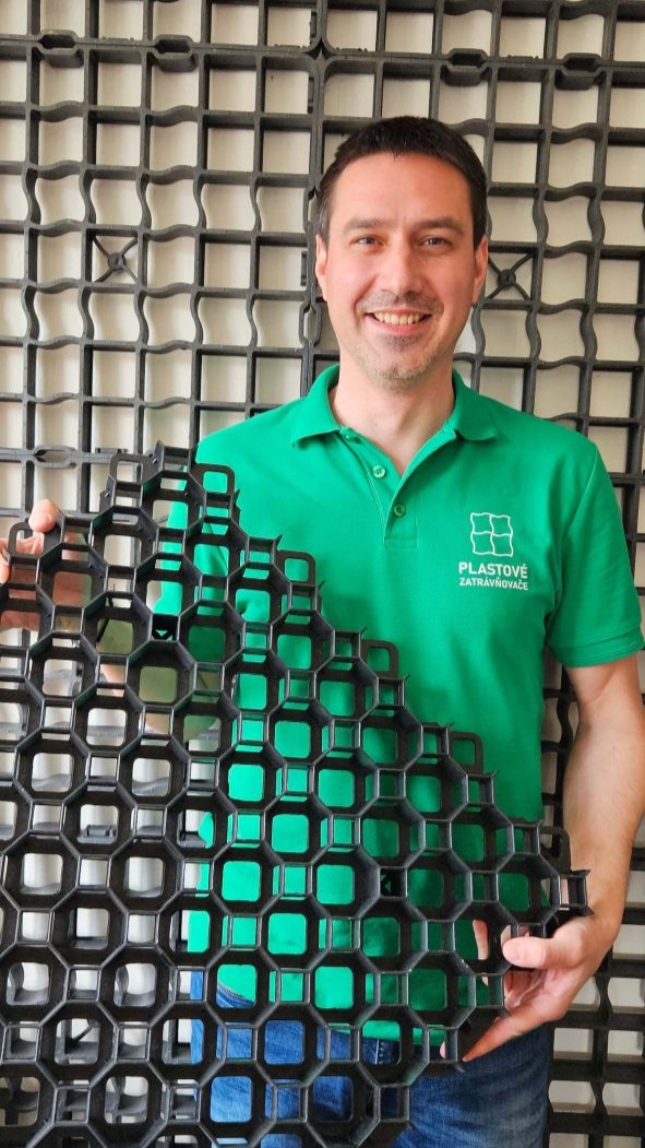 Odborné poradenstvo pri výbere zatrávňovačov a riešení plochy